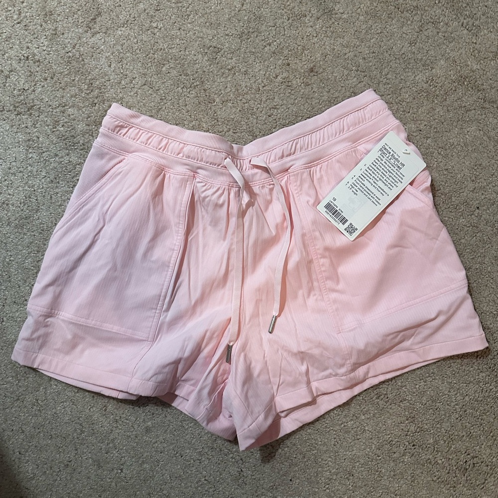 Lululemon Dance Studio HR 3.5” Short Size 12